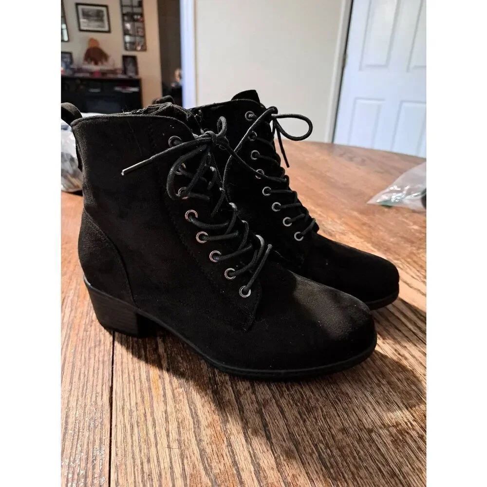 New Women 7 VJH Black Faux Suede Lace Up Side Zip Chunky Heel Ankle Boots
